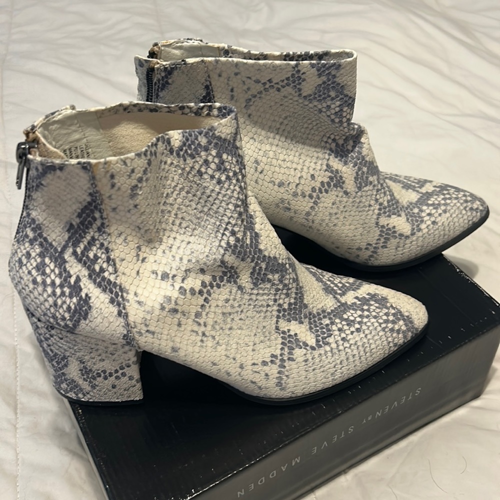 Steve Madden Booties, 9.5, Gently worn